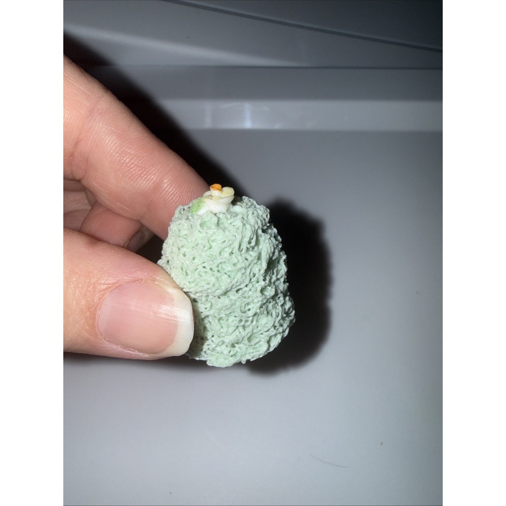 Irish Dresden Blue/Green Lace With White  Flower Thimble 1" H